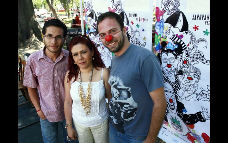 Alberto Mejora, de Al Teatro en Bici; Laura Flores, de Instituto de Cultura de Zapopan y Humberto Armas, director del Festival.E.BARRER  /