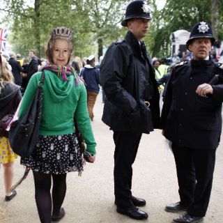 Reportan 18 detenidos por delitos menores durante la boda real