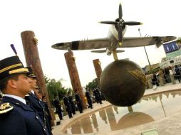 Sedena conmemora los 66 años años de distancia del escuadrón 201. ARCHIVO  /