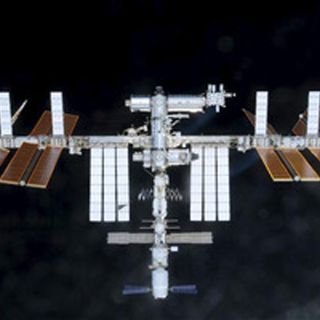 Astronautas envían felicitaciones  a William y Kate desde el espacio