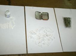 Entre la droga decomisada, se encuentran varios envoltorios con marihuana y cocaína, así como psicotrópicos diversos. ARCHIVO  /