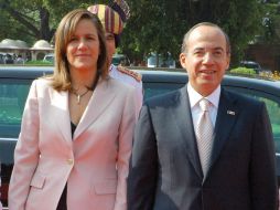 Calderón y Zavala viajarán hoy por la noche rumbo al Vaticano. ESPECIAL  /