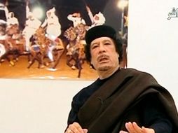 Gadhafi anuncia que no cederá el poder a petición de rebeldes y potencias políticas. REUTERS  /