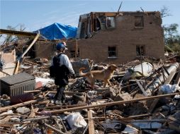 Un centenar de tornados se han registrado en Alabama, Mississippi, Tennessee y Georgia dejando daños irreparables. AP  /