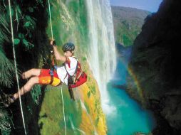 Hay muchas formas de disfrutar una cascada.ELUNIVERSAL  /