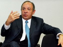 Héctor Aguilar Camín es periodista, novelista e historiador mexicano.  Ha escrito los ensayos Después del milagro  /