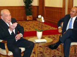 Felipe Calderón aborda con el politólogo Giovanni Sartori, temas relacionados con la aprobación de la reforma política. EL UNIVERSAL  /