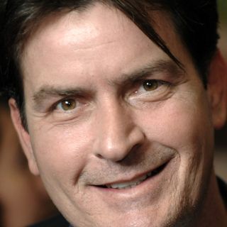 Charlie Sheen será la imagen de cigarrillos electrónicos