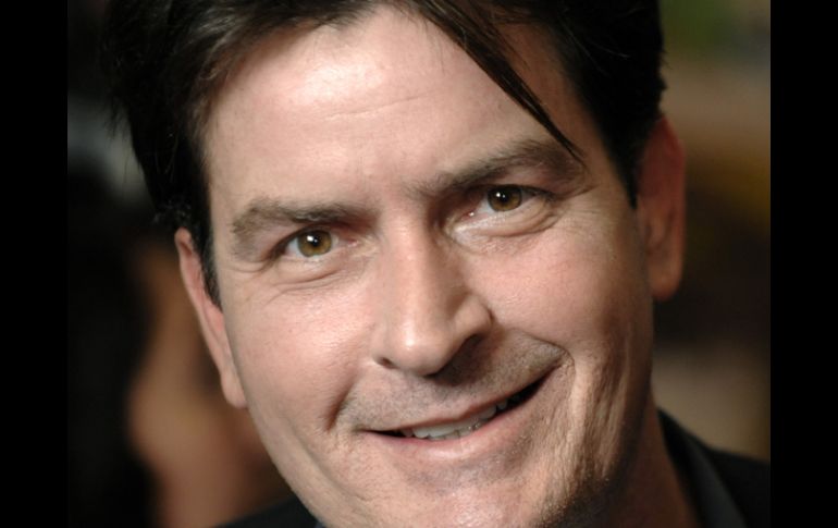 Continúa con su espectáculo 'My violent torpedo of truthdefeat is not an option'. AP  /