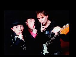 El recital que ofreció el grupo fue llevado a cabo en el Teatro 'La Latina de Madrid'. ESPECIAL  /