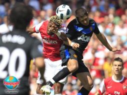 Javier 'Chicharito' Hernández durante el encuentro ante Arsenal en la Premier League. AP  /