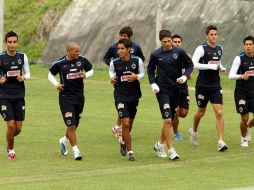 Los jugadores de Rayados de Monterrey se preparan para el partido ante Pumas. MEXSPORT  /