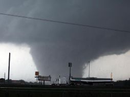 Un tornado se desplaza en Alabama el pasado 27 de abril. AP  /
