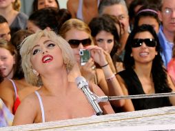 El baile, la música, la espectacularidad y la extravagancia de Gaga se funden en su Monster Ball Tour. AFP  /