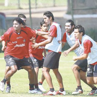 Benjamín Galindo podría seguir como técnico de Atlas