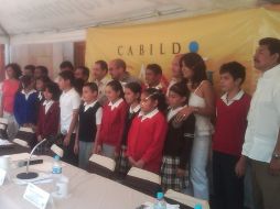 Aspecto de la reunión de Enrique Alfaro con alumnos en su mayoría del sexto año de educación primaria. I. DE LOZA  /