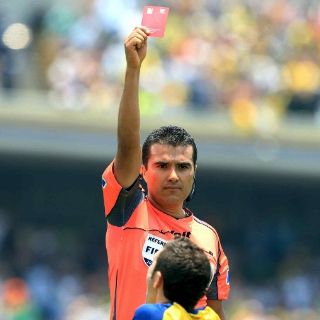 Ricardo Arellano va al Chivas v.s Tigres