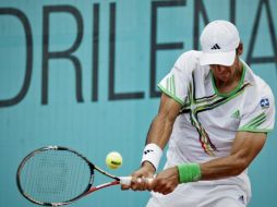 El brasileño Thomaz Bellucci avanzó facilmente luego de que Mayer se retirara del duelo. EFE  /