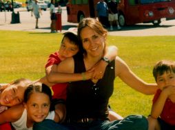 Luisa Nepote y sus hijos Natalia, Luisa, Julio y Paulo.  /