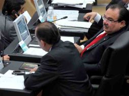 Carlos Ramírez Marín (der.), durante la sesión de hoy de la Comisión Permanente. EL UNIVERSAL  /