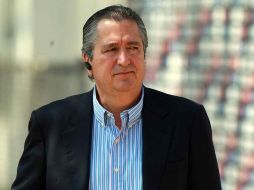 Jorge Vergara, propietario de Chivas, en una visita al entrenamiento del conjunto rojiblanco. MEXSPORT  /