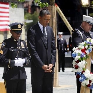 Obama rinde homenaje a víctimas del 11 de septiembre