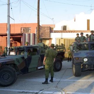 Aseguran armas y detienen a dos personas en distintos municipios