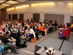 Entre los autores que asistieron a la Feria en su primera edición destacó la presencia de Isabel Allende. ESPECIAL  /