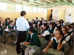 Seis psicólogos trabajan en la Secundaria realizando labores de “contención” entre la comunidad escolar. ARCHIVO  /