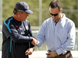 Víctor Manuel Vucetich (izq) y Luis Miguel Salvador durante una sesión de entrenamiento de Rayados de Monterrey. MEXSPORT  /
