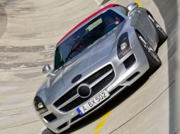 Mercedes-Benz SLS AMG Roadster. ESPECIAL  /