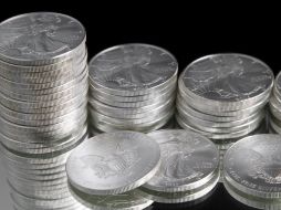 El precio de la plata, para entregas en julio, registró ayer una caída de 2.55 por ciento. ARCHIVO  /