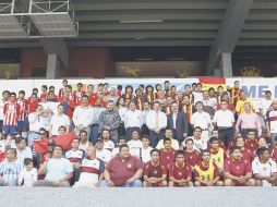 Al final todos los presentes se tomaron la foto del recuerdo. E. PACHECO  /