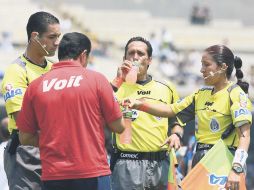 Los partidos de la Liguilla se interrumpían al minuto 25 de ambos tiempos para que jugadores y árbitros se hidrataran. MEXSPORT  /