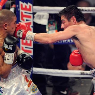 El ''Travieso'' Arce noquea a Vázquez y logra cuarto título