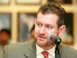 Carlos Nájera dijo que revelar información personal a desconocidos da pie a que ésta se utilice en las extorsiones telefónicas. ARCHIVO  /