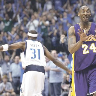 Lakers se despide humillado