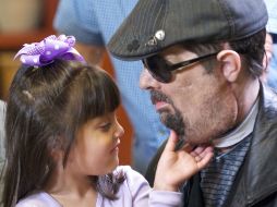 Presentan en público al hombre que recibió el primer transplante completo de cara. REUTERS  /