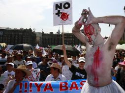 Miles de personas participaron en la Marcha por la Paz y la Dignidad que encabezó el poeta Javier Sicilia el fin de semana pasado. EFE  /