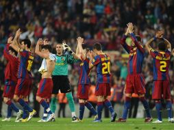 Los jugadores de Barcelona celebran la victoria sobre el Espanyol. AFP  /
