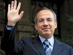 Felipe Calderón manda felicitación a madres mexicanas hoy en su día. ARCHIVO  /
