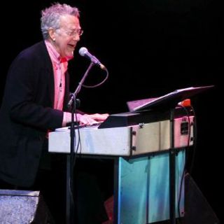 Ray Manzarek ofrecerá concierto en París