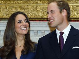 La boda real puso en el ojo de la prensa las actividades de los novios y su familia. AP  /