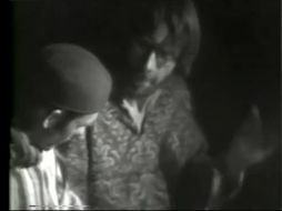 La exposición recupera la faceta musical de MacLise. ESPECIAL  /