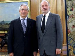 El escritor bromeó diciendo que desde que obtuvo el Nobel ha tenido demasiados viajes y que espera ansioso su relevo. EFE  /