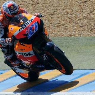 Stoner arranca siendo el más veloz