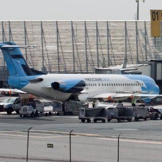 Impedirán que Bancomext recoja aviones de Mexicana