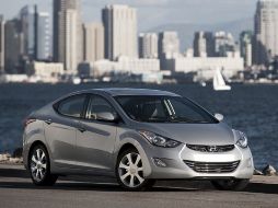 Hyundai Elantra. ESPECIAL  /