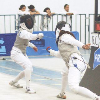 Equipo de esgrima femenil jalisciense cae en la final de Sable