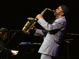 El saxofón de Kenny Garrett marcó la jornada de apertura del Festival Cultural de Mayo en su edición número 14. E. BARRERA  /